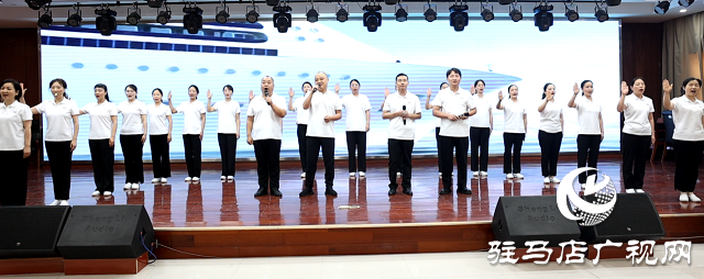 新蔡縣人民醫院舉辦慶 5?12 國際護士節表彰大會