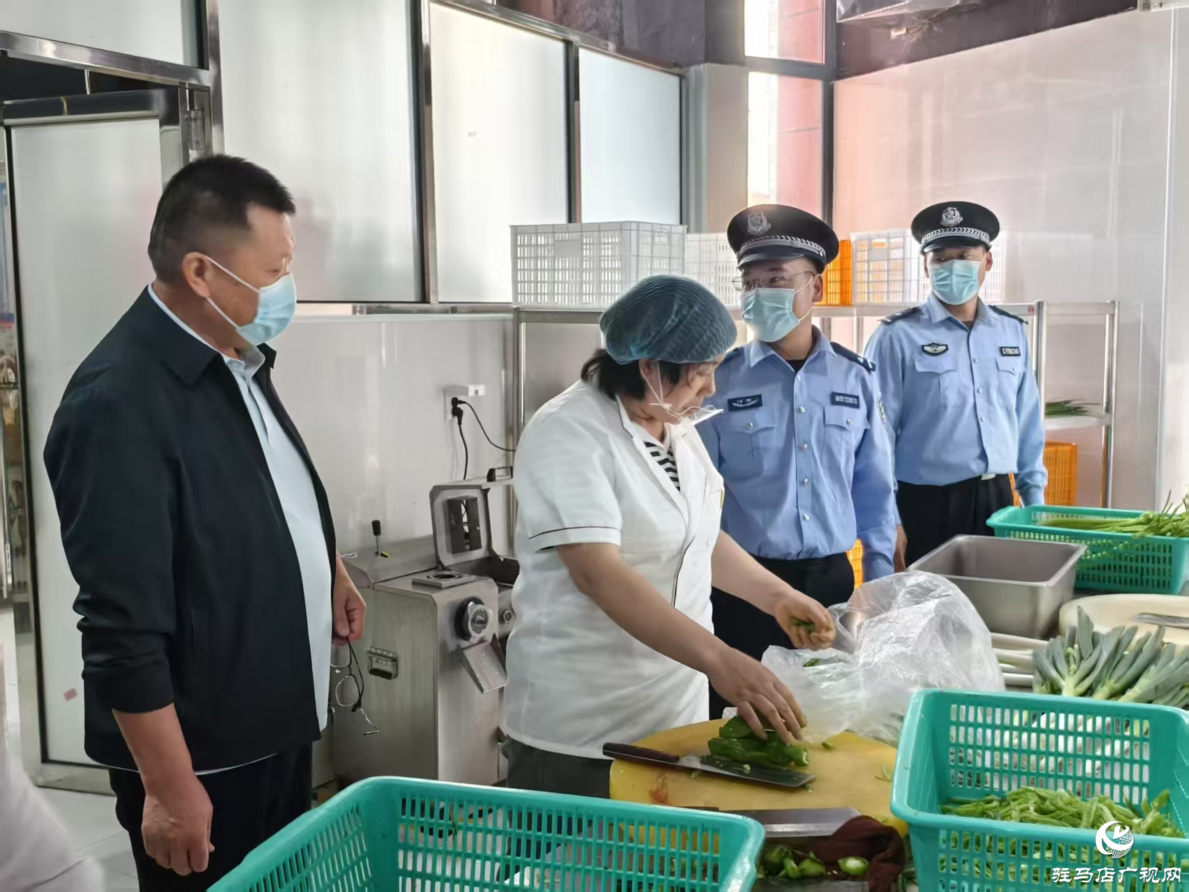 駐馬店市公安局示范區分局 :多措并舉守護校園食品安全