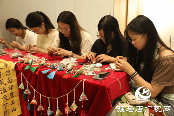 駐馬店職業(yè)技術學院隆重舉行2025年職業(yè)教育活動周暨技能競賽月活動啟動儀式