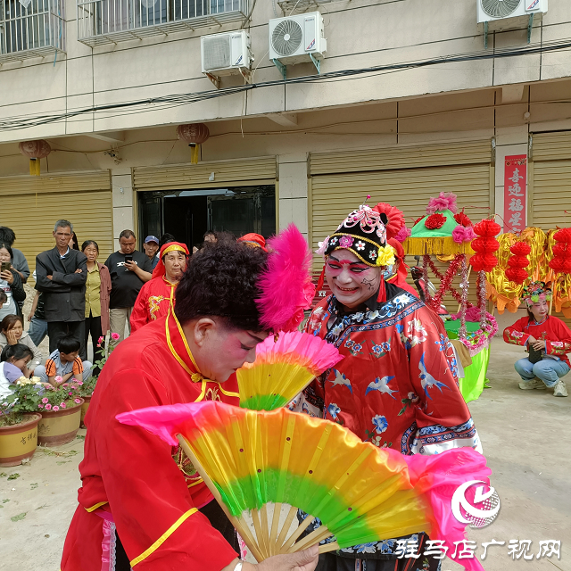 ?非遺盛宴！王店大裝閃耀高店鎮，傳統魅力引萬人圍觀
