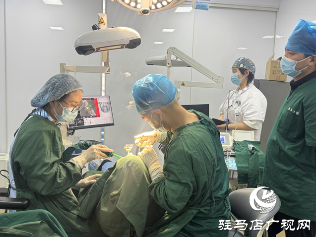  駐馬店開啟口腔種植“機器人時代” 首臺5G動態種植導航機器人落戶驛城區