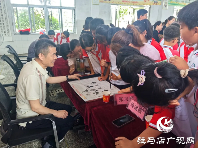 新蔡縣開展書法進(jìn)校園公益講座