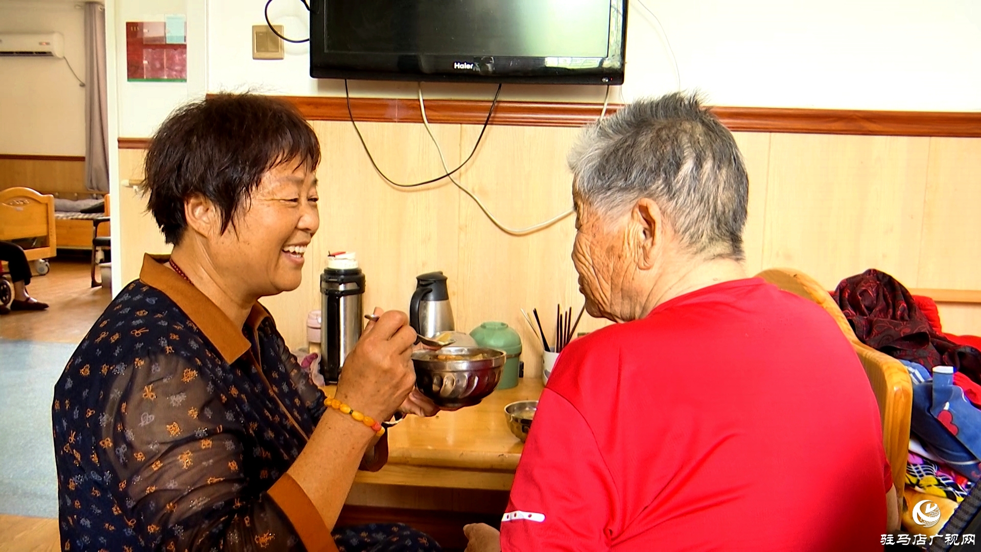 胡保珍:真情守護(hù)“夕陽(yáng)紅”