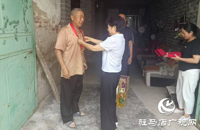 駐馬店經濟開發區楊樓村開展“慶七一 感恩黨 跟黨走”主題黨日活動