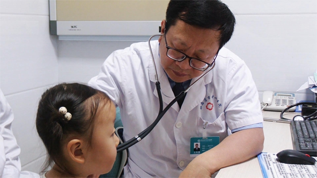  仁心仁術三十載 守護童真寫大愛 ——記駐馬店市中心醫院急診兒科主任王鳳圈