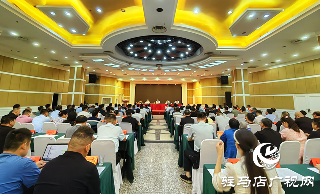 駐馬店市召開“道德模范”與“身邊好人”座談交流會