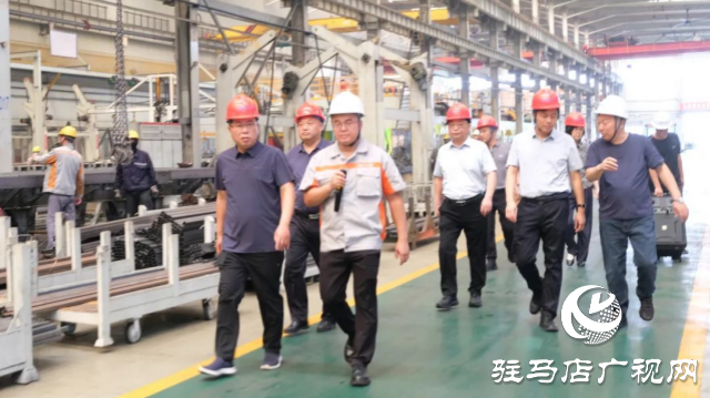 河南省總工會慰問組到駐馬店市走訪慰問一線勞動者