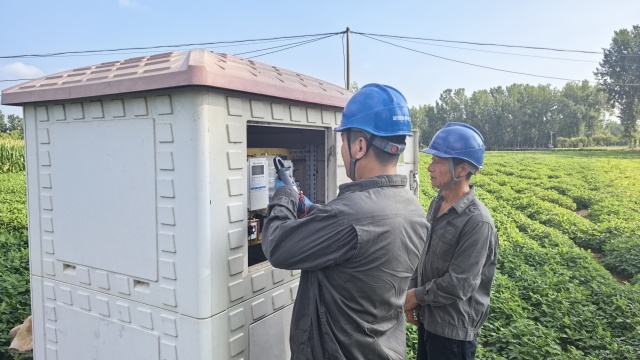 國網(wǎng)泌陽縣供電公司:排查農(nóng)田機(jī)井設(shè)施 護(hù)航夏糧灌溉用電