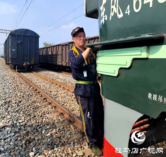 確山火車站:不懼高溫確保運輸暢通