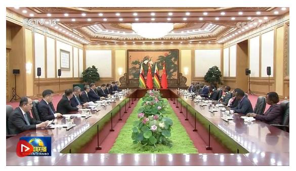 習近平會見津巴布韋總統姆南加古瓦