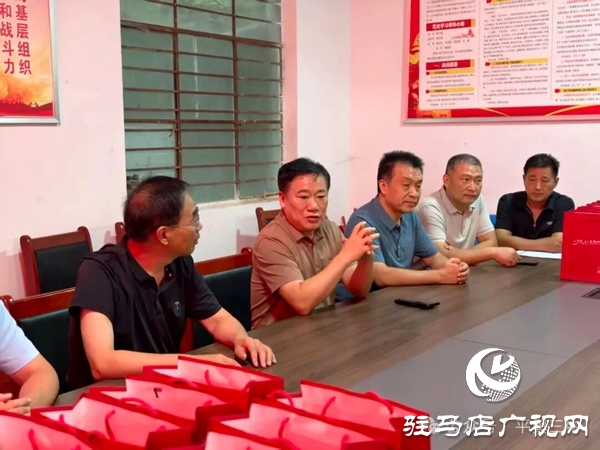 平輿縣教育局、古槐中心學校赴平輿三中開展教師節慰問活動