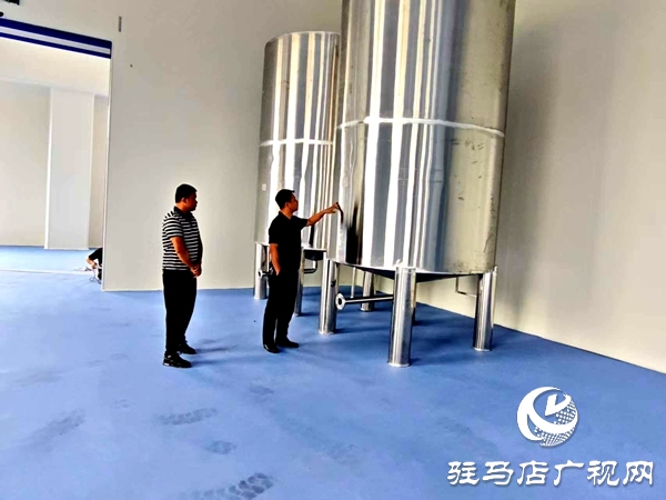 平輿縣萬金店鎮：實地督導“三園”建設重點項目，加速設備進駐促投產