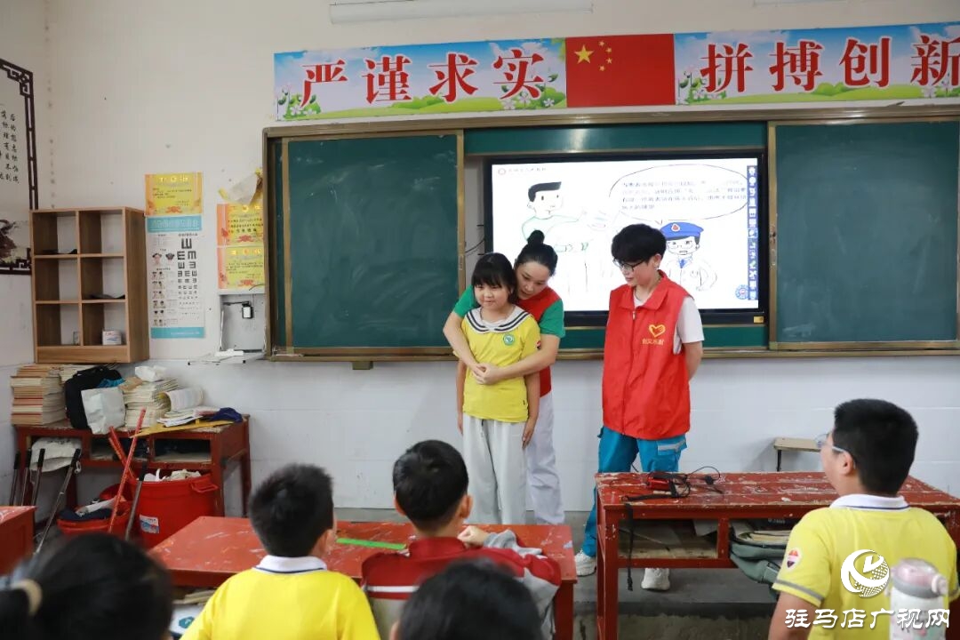 正陽縣人民醫(yī)院組織開展世界急救日宣傳活動