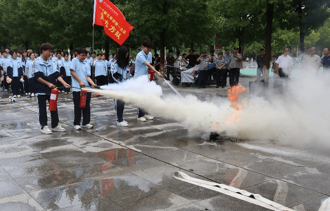 防災減災，消防演練在行動 ——駐馬店職業技術學院保衛處舉辦2025級新生消防安全培訓
