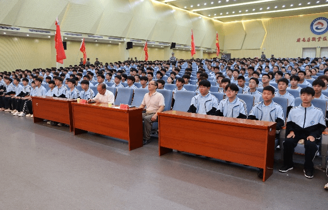 防災減災，消防演練在行動 ——駐馬店職業技術學院保衛處舉辦2025級新生消防安全培訓