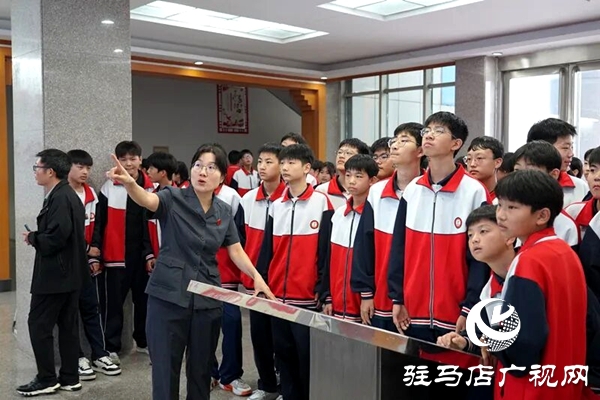  平輿縣人民法院：解鎖“開(kāi)學(xué)第一課”新上“法”