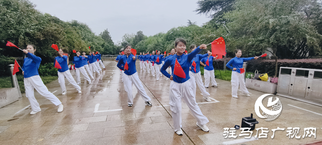 驛城區小游園健身操點亮居民生活