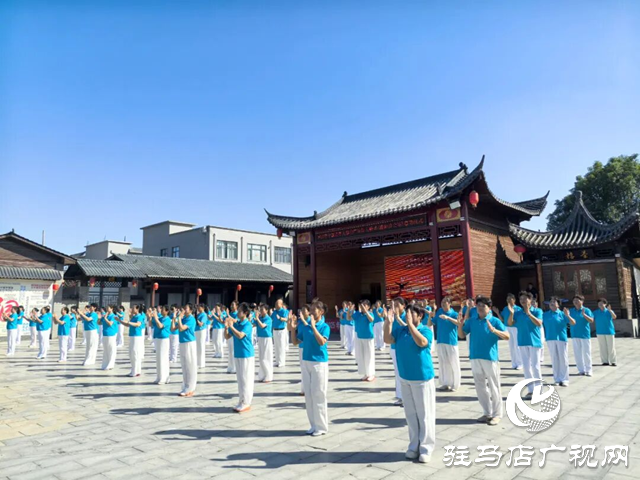 2025年全國老年人健身廣場舞大聯動(泌陽分會場)啟動儀式暨展演活動”舉行