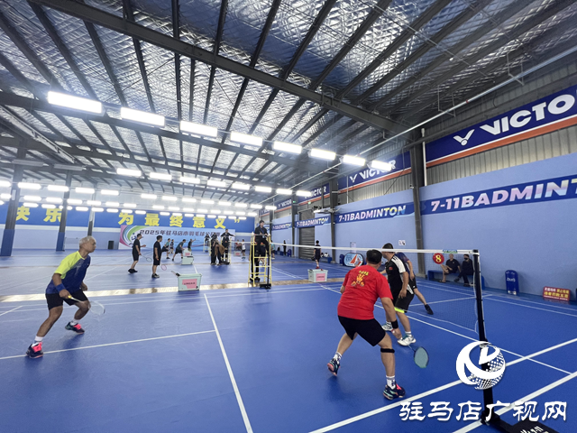 駐馬店市羽毛球公開賽激情開賽 全民健身熱潮燃動天中