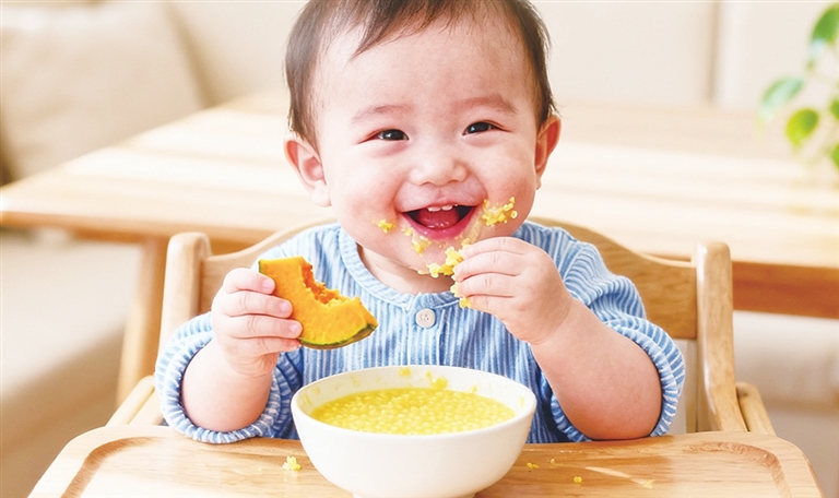 添加輔食 應從少到多、從稀到稠