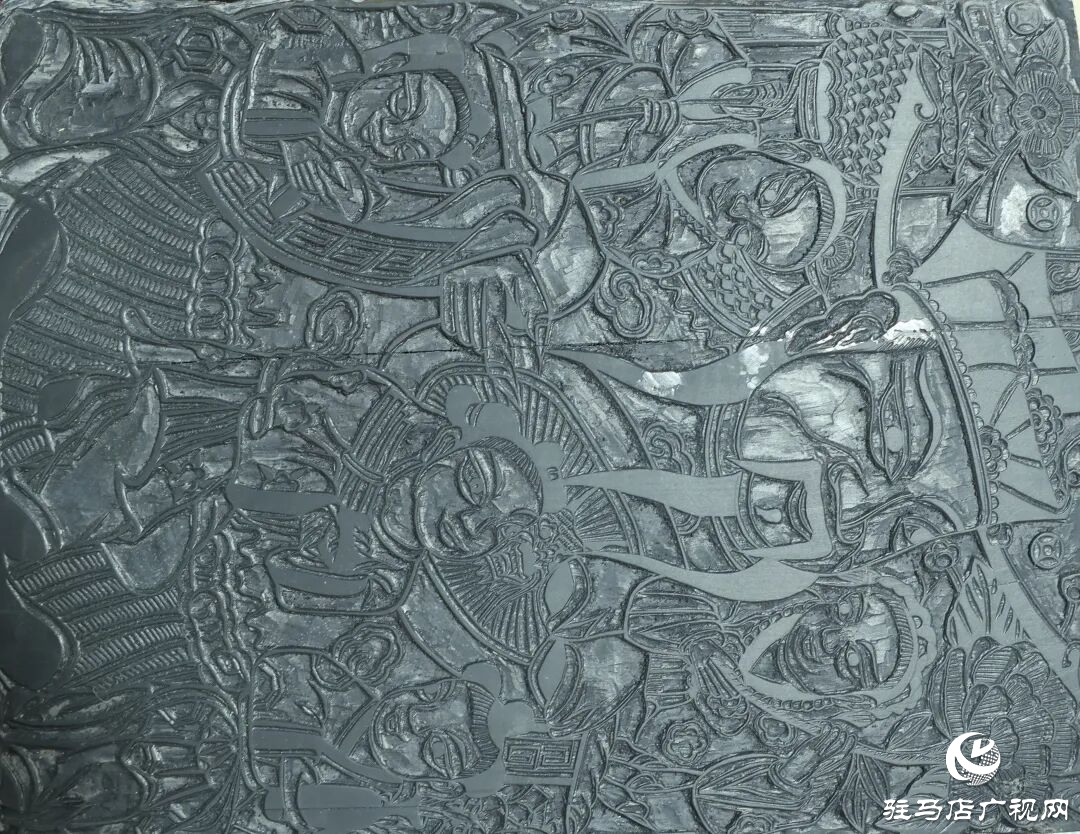 正陽(yáng)縣92歲省級(jí)非遺傳承人李傳清 以刀為筆刻繪“德勝祥”年畫(huà)新韻