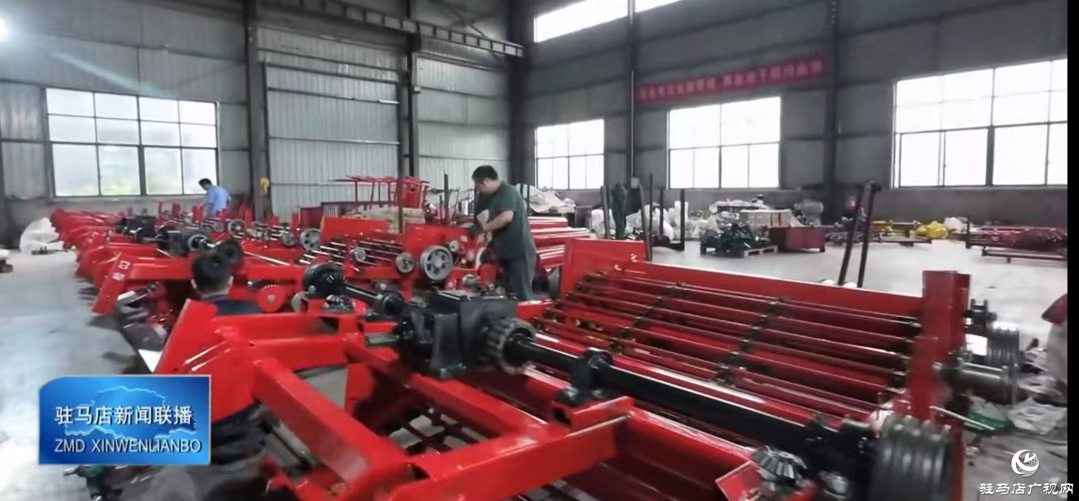 正陽縣:花生機械迎生產高峰 開足馬力助力秋收提速增效