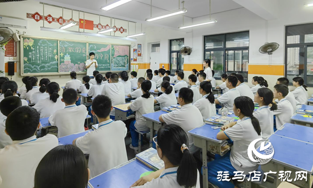 駐馬店市四中:主題班會迎國慶 青春告白祖國