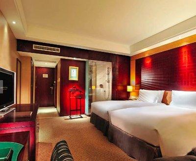 國慶160元訂的酒店，被強制取消后漲到600多元……