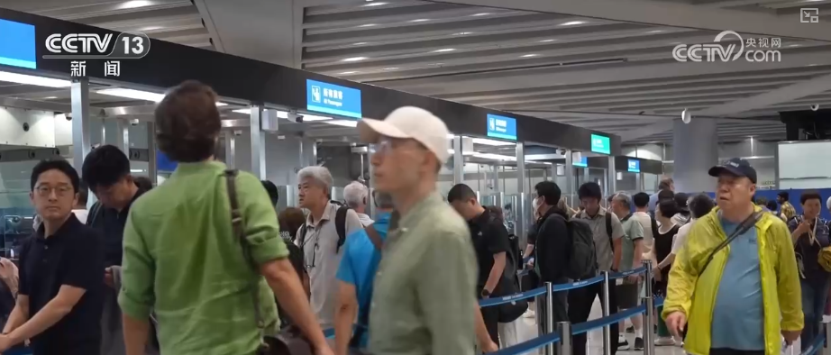 雙節同慶!中外旅客跨境游走旺 全國口岸迎出入境高峰