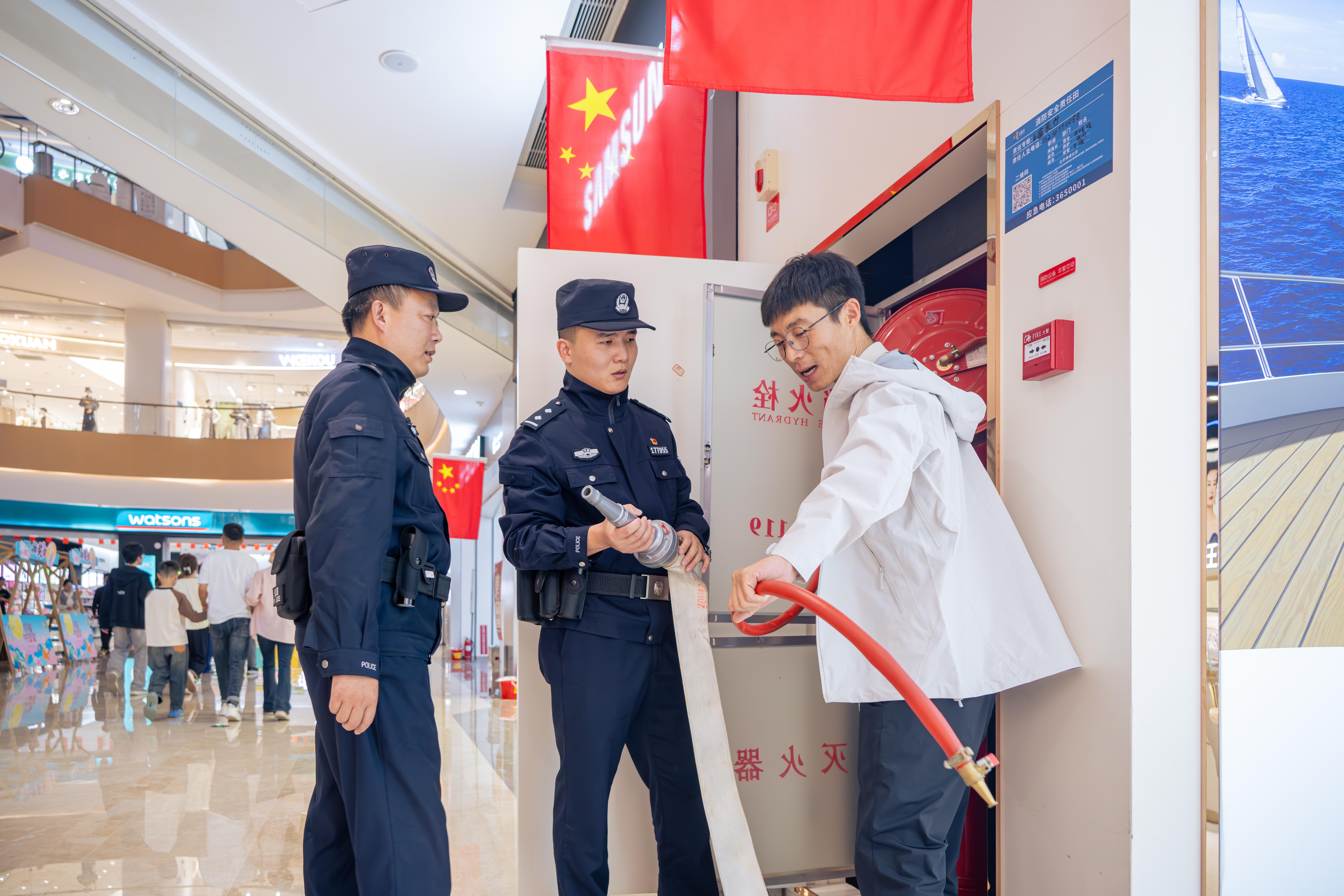 開發(fā)區(qū):國慶“警色”濃，忠誠護平安