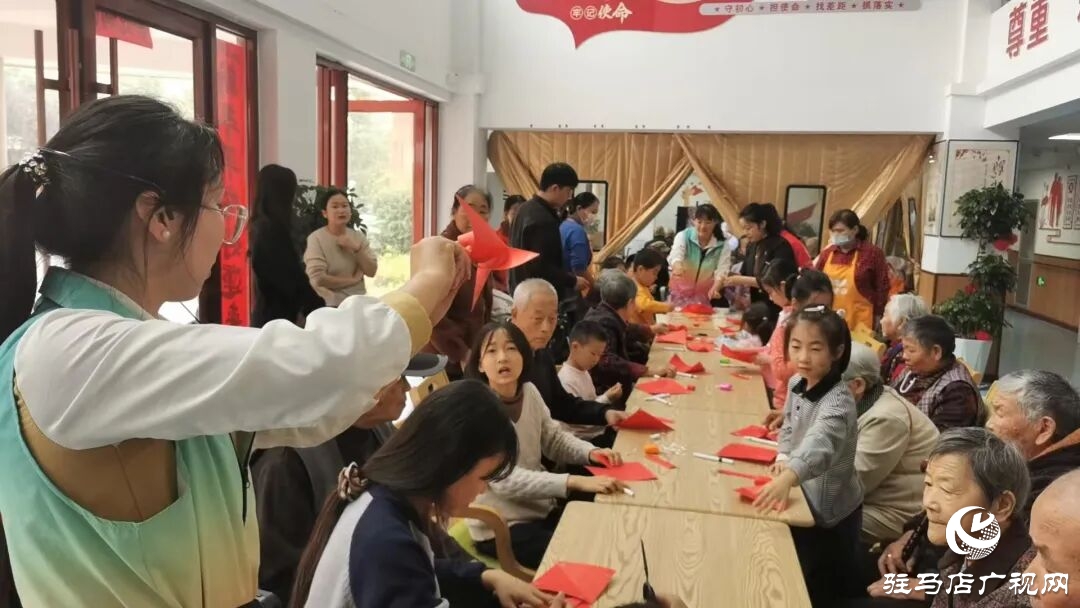 正陽(yáng)縣：老人兒童互動(dòng) 共慶祖國(guó)繁榮