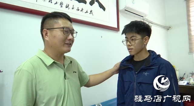 郭亞舟：扎根鄉(xiāng)土十一載 化學課堂育新人