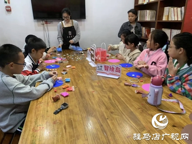 駐馬店市新華書店:文化惠民不打烊 滿足市民“充電”需求