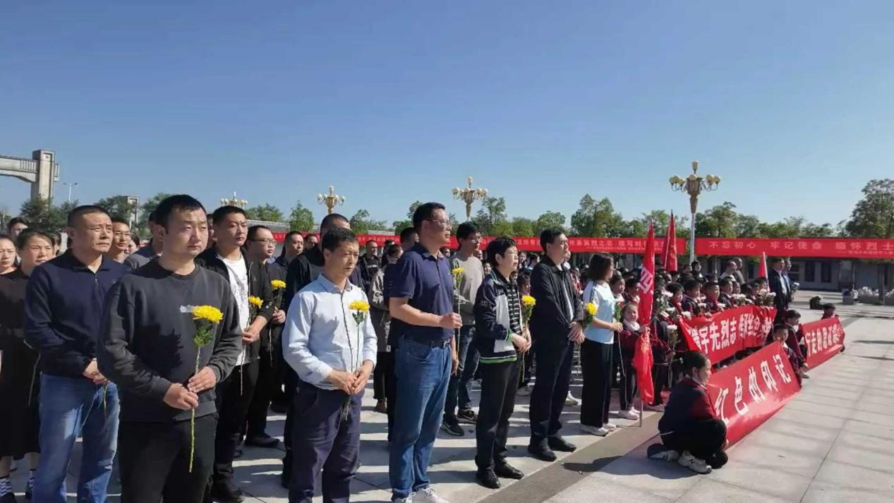  駐馬店市第十八初級中學開展“行走的思政課”實踐活動