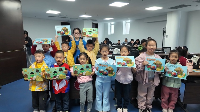 駐馬店市總工會開展“美生活”五谷糧食畫非遺體驗活動