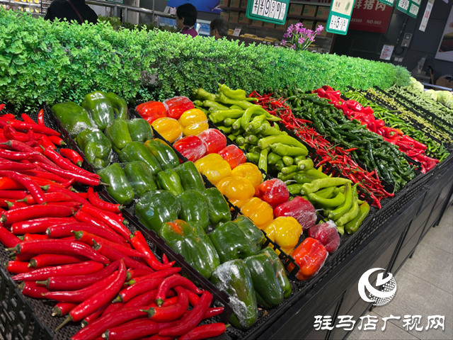 駐馬店:蔬菜供應(yīng)充足價(jià)格平穩(wěn) 商超多舉措守護(hù)市民“菜籃子”??