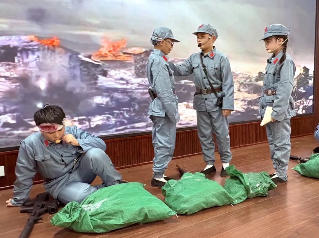 駐馬店市第六小學(xué)開展紅帆映經(jīng)典 課本“劇”精彩--課本劇展演