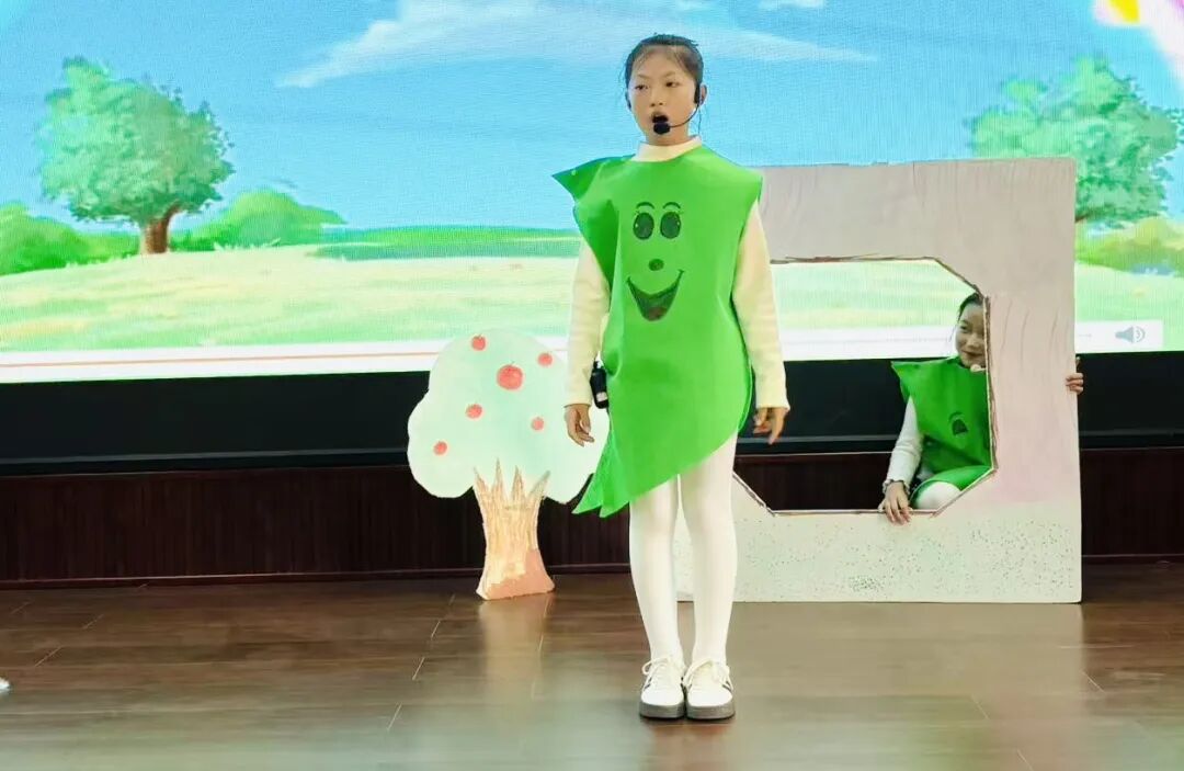 駐馬店市第六小學(xué)開展紅帆映經(jīng)典 課本“劇”精彩--課本劇展演