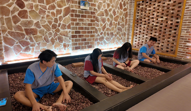 ??駐馬店：“暖經濟”升溫 汗蒸洗浴成休閑熱門??