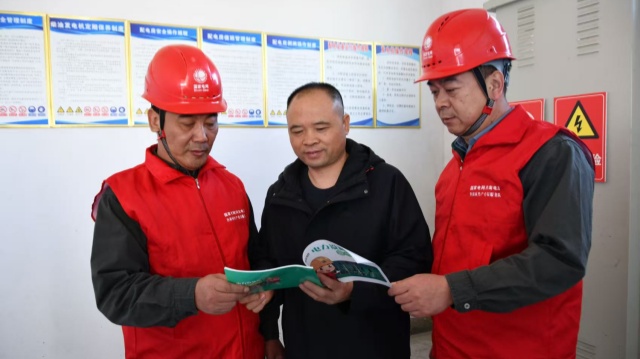 國網確山縣供電公司:開展“秋季安全用電進企業”專項服務