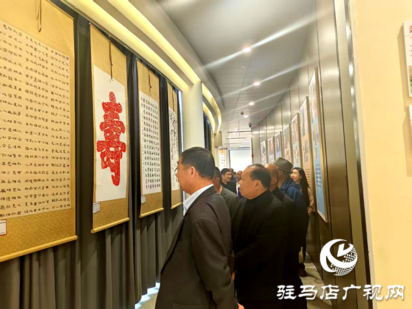 平輿縣舉辦“我們的節日·重陽”暨第三屆老年書法繪畫展