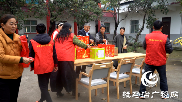 平輿縣身邊好人協會重陽節到東皇街道敬老院開展“弘揚敬老美德 情暖重陽佳節”主題活動