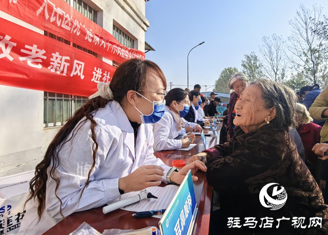 柴坡村重陽餃子宴開席：一碗熱餃暖人心 敬老美德潤鄉(xiāng)鄰