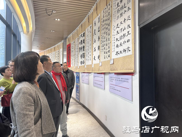 平輿縣舉辦“我們的節日·重陽”暨第三屆老年書法繪畫展