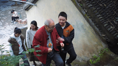 文化中國行·歲時中國|重陽:登高敬耆