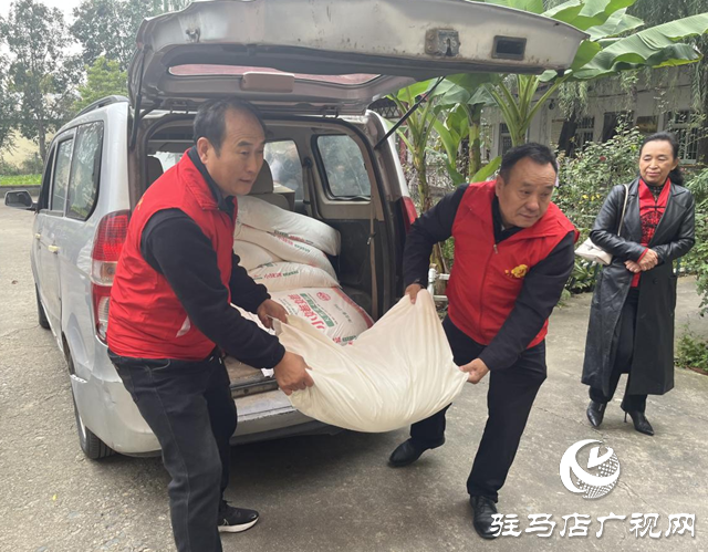 ??驛城區：多部門開展敬老活動 重陽節愛暖“夕陽”