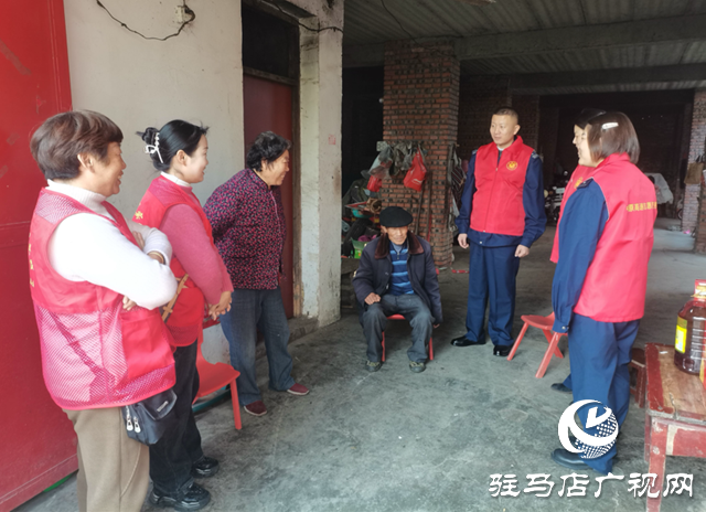 ??駐馬店收費(fèi)站：走訪老黨員 情暖重陽節(jié)