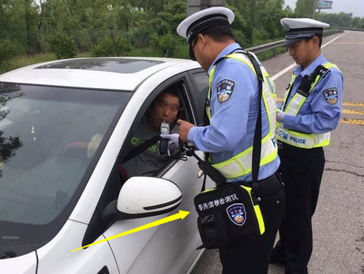 酒后駕車開啟“輔助駕駛功能”就可減輕責任？法院判了