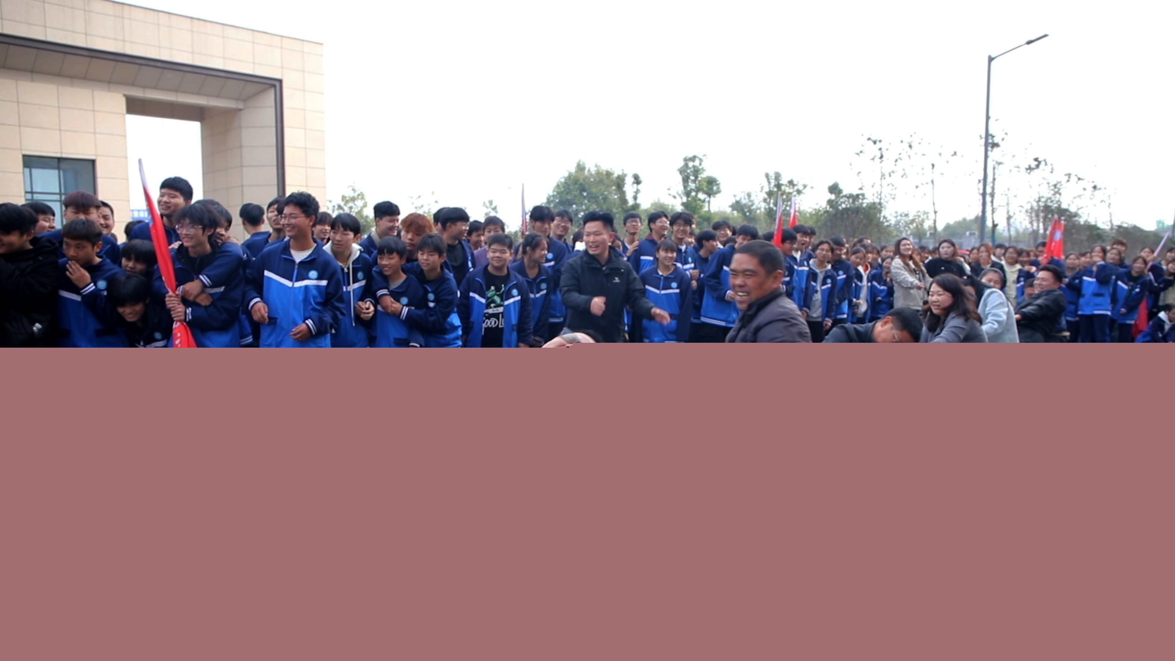 正陽縣技工學(xué)校:師生同樂慶重陽 凝心聚力展風(fēng)采