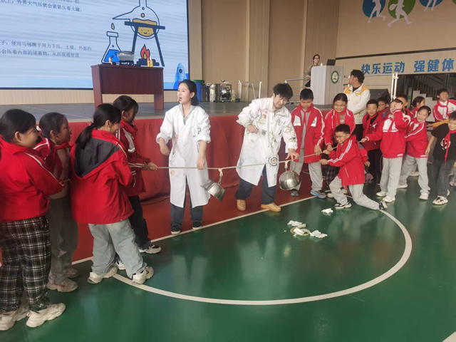 科普進(jìn)校園 點(diǎn)燃科學(xué)夢(mèng)想